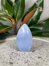 Load image into Gallery viewer, Wisdom Blue Lace Agate Crystal Flame