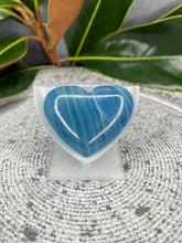 Load image into Gallery viewer, Gorgeous Blue Onyx Crystal Love Heart Carving