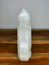 Load image into Gallery viewer, White Quartz Moss Agate Point