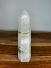 Load image into Gallery viewer, White Quartz Moss Agate Point