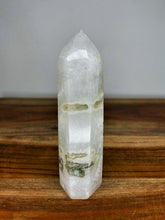 Load image into Gallery viewer, White Quartz Moss Agate Point