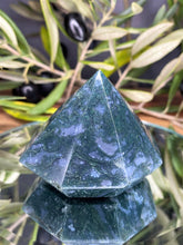 Load image into Gallery viewer, Chakra Healing Moss Agate Crystal Carving Diamond