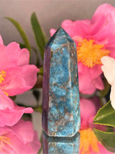 Load image into Gallery viewer, Soothing Apatite Crystal Tower Chakra Healing