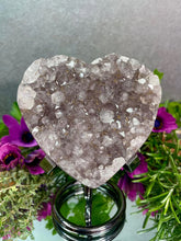 Load image into Gallery viewer, Silver Metal Stand Crystal Heart Holder
