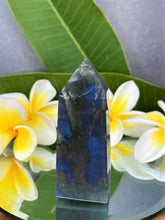 Load image into Gallery viewer, Stunning Labradorite Crystal Tower Point Blue Flash