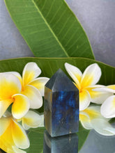Load image into Gallery viewer, Cute Labradorite Crystal Tower Point Blue Flash