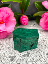 Load image into Gallery viewer, Stunning Malachite Crystal Freeform 001