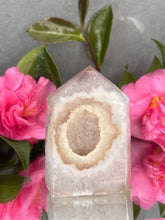 Load image into Gallery viewer, Exquisite Druzy Agate Crystal Tower Point