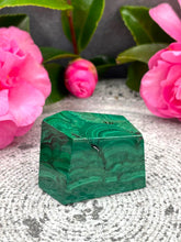 Load image into Gallery viewer, Stunning Malachite Crystal Freeform 001