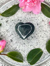 Load image into Gallery viewer, Moss Agate Crystal Love Heart 030