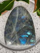 Load image into Gallery viewer, Beautiful Labradorite Crystal Freeform With Flash