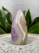 Load image into Gallery viewer, Beautiful Amethyst Agate Crystal Flame