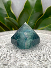Load image into Gallery viewer, Stunning Fluorite Crystal Diamond Carving