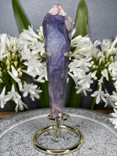 Load image into Gallery viewer, Harmony Blue Flower Agate Wand With Gold Metal Stand