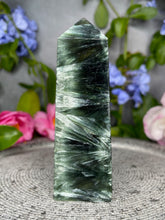 Load image into Gallery viewer, Harmony Seraphinite Crystal Tower Point