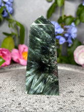 Load image into Gallery viewer, High Quality Seraphinite Crystal Tower Point