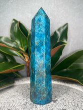 Load image into Gallery viewer, Beautiful Blue Apatite Crystal Tower Point