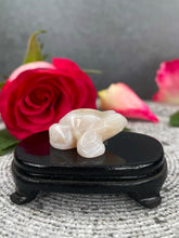 Load image into Gallery viewer, Stunning Agate Crystal Frog Carving