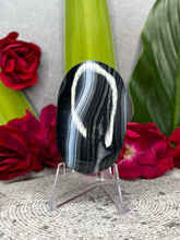 Load image into Gallery viewer, Dazzling Black Agate Crystal Palmstone Carving