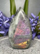 Load image into Gallery viewer, Beautiful Labradorite Crystal Flame