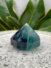 Load image into Gallery viewer, Stunning Fluorite Crystal Diamond Carving
