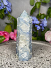 Load image into Gallery viewer, Beautiful Kyanite Crystal Tower Point