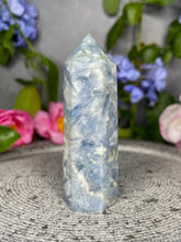 Load image into Gallery viewer, Beautiful Kyanite Crystal Tower Point