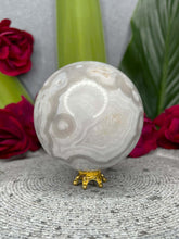 Load image into Gallery viewer, Banding White Agate Crystal Sphere Ball