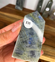 Load image into Gallery viewer, Natural Labradorite Crystal Point With Good Flash