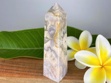 Load image into Gallery viewer, Colorful Flower Agate Point