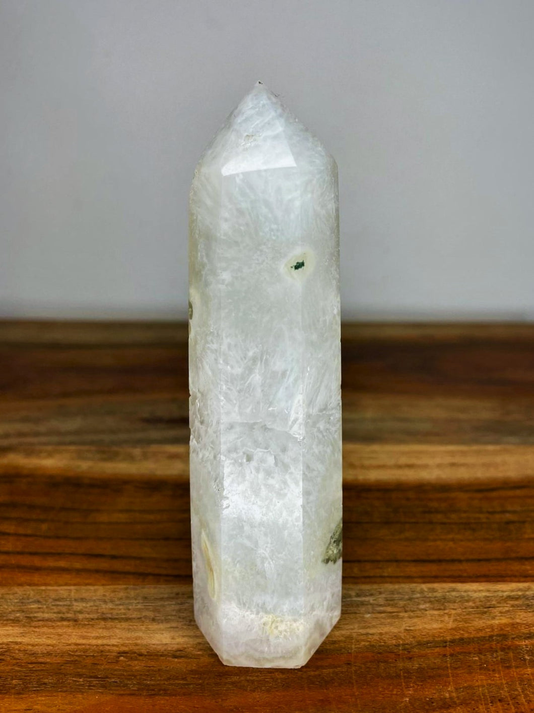 White Quartz Moss Agate Point