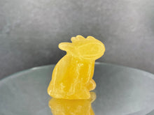 Load image into Gallery viewer, Yellow Calcite Toothless Dragon Carving
