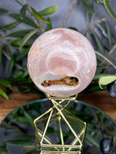 Load image into Gallery viewer, Pink Amethyst Flower Agate Sphere With Raw Specimens
