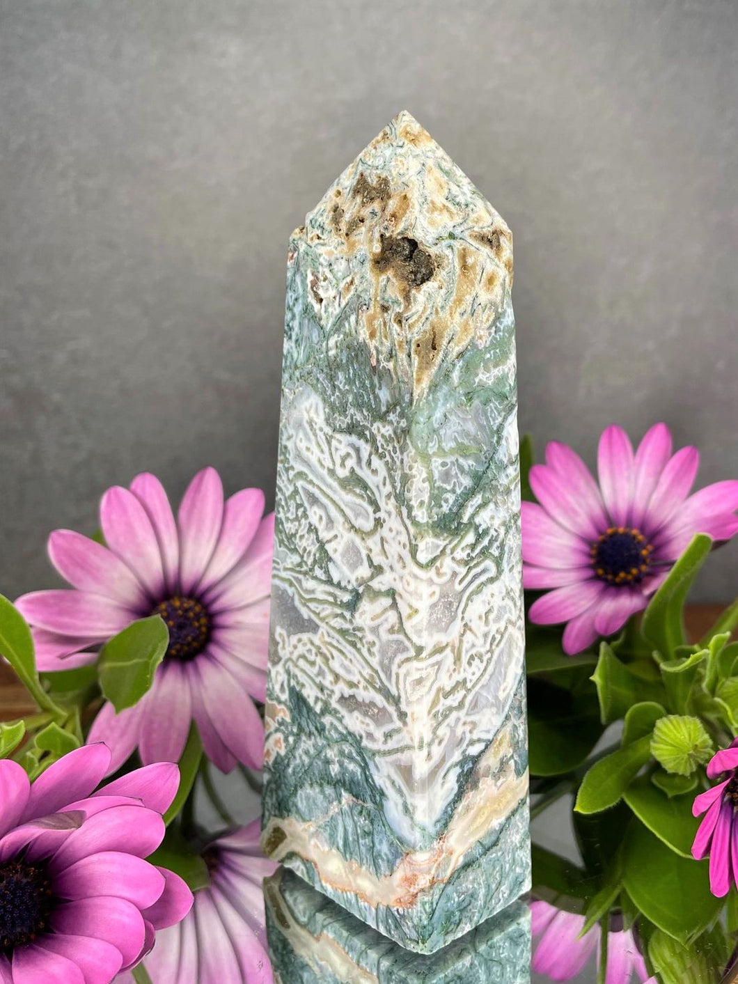 Moss Agate Crystal Tower With Raw Pocket Geodes