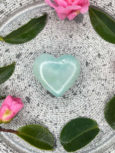 Load image into Gallery viewer, Stunning Green Agate Crystal Love Heart
