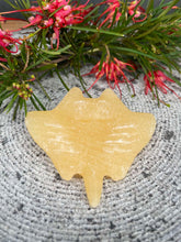 Load image into Gallery viewer, Yellow Calcite Stingray Crystal Carving
