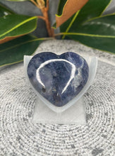 Load image into Gallery viewer, Incredible Iolite Crystal Love Heart With Flash
