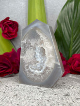Load image into Gallery viewer, Sugar Druzy Agate Crystal Tower Point
