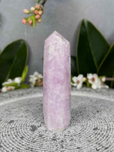 Load image into Gallery viewer, DISCOUNTED Kunzite Crystal Tower Point

