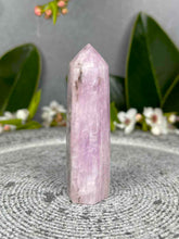 Load image into Gallery viewer, Stunning Kunzite Crystal Tower Point
