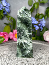 Load image into Gallery viewer, Strength High Quality Seraphinite Crystal Tower Point
