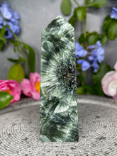 Load image into Gallery viewer, Strength High Quality Seraphinite Crystal Tower Point
