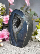 Load image into Gallery viewer, Mesmerizing Portal Agate Crystal Cathedral Cave
