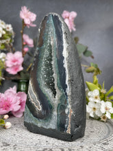 Load image into Gallery viewer, Renewal Agate Crystal Cathedral Cave With Green Quartz Druzy
