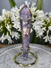 Load image into Gallery viewer, Beautiful Blue Flower Agate Wand With Gold Metal Stand
