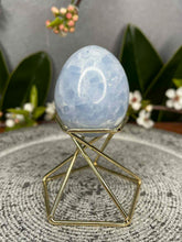 Load image into Gallery viewer, Intuition Blue Celestite Crystal Egg Carving
