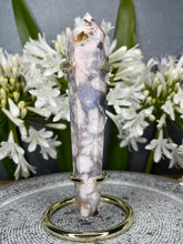 Load image into Gallery viewer, Elegant Blue Flower Agate Wand With Gold Metal Stand
