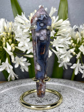 Load image into Gallery viewer, Beautiful Blue Flower Agate Wand With Gold Metal Stand
