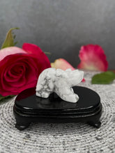 Load image into Gallery viewer, Howlite Crystal Bear Carving
