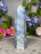 Load image into Gallery viewer, Vibrant Blue Kyanite Crystal Tower
